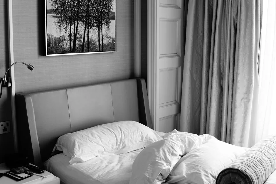 hotel vs airbnb