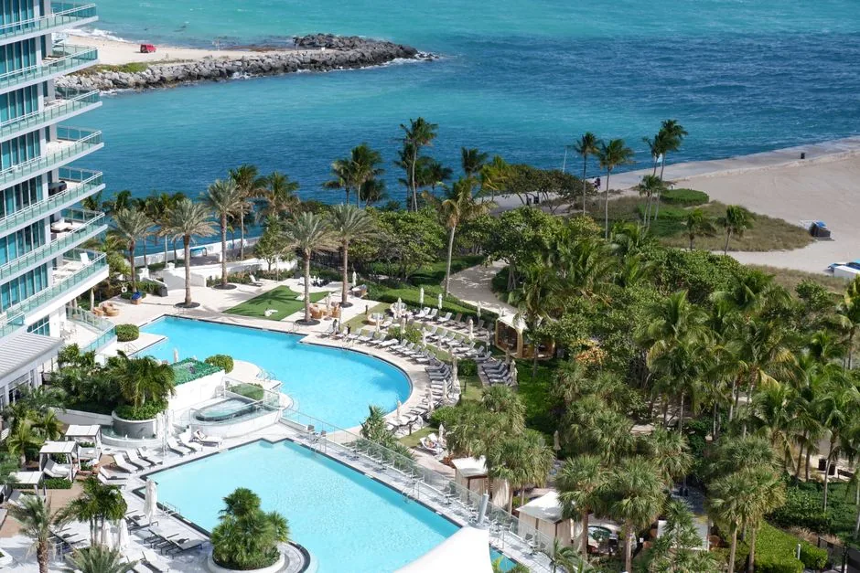 how to book a hotel