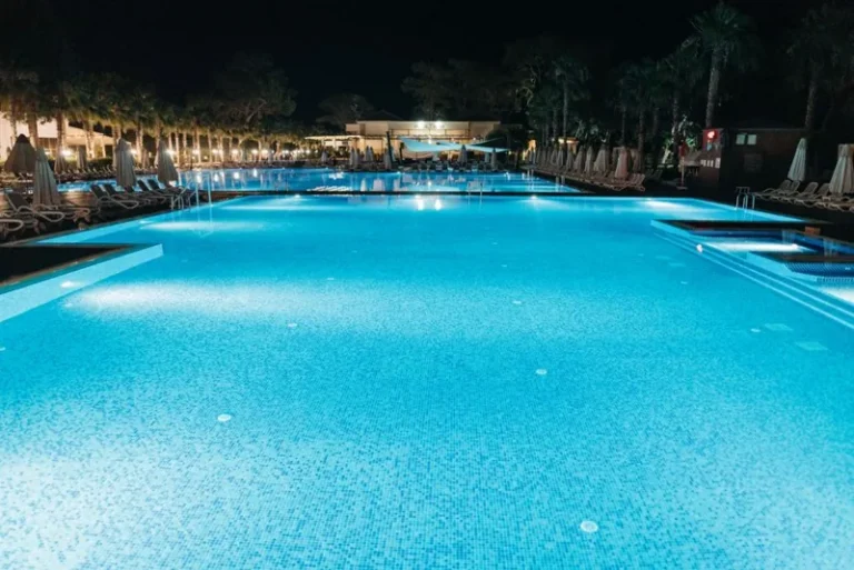Hotel vs Airbnb: Which One Should You Book for Your Next Trip?